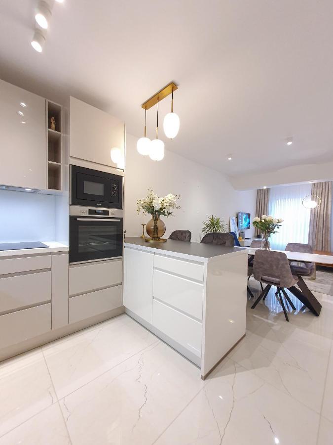 Leilighet Apartman Sole D'oro *