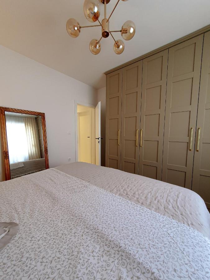 Leilighet Apartman Sole D'oro